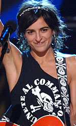 20060816080105-bebe-150.jpg